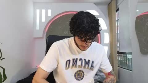 Snapshot of rafael_mendez chatting on October 21, 2025, 9:04 pm R A F A E L online show from October 21, 2025, 9:04 pm