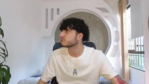 Snapshot of rafael_mendez chatting on October 26, 2025, 8:48 pm R A F A E L online show from October 26, 2025, 8:48 pm