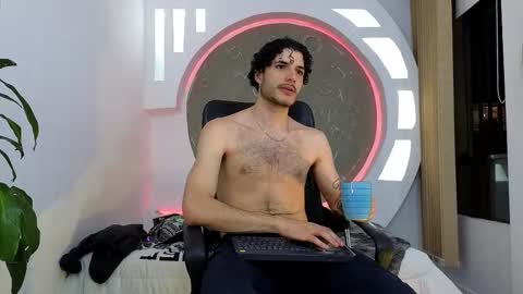 Snapshot of rafael_mendez chatting on November 18, 2025, 11:59 pm R A F A E L online show from November 18, 2025, 11:59 pm