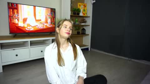 Amina online show from September 16, 2025, 7:53 am