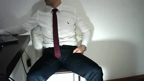 elenacam online show from May 18, 2026, 3:18 pm