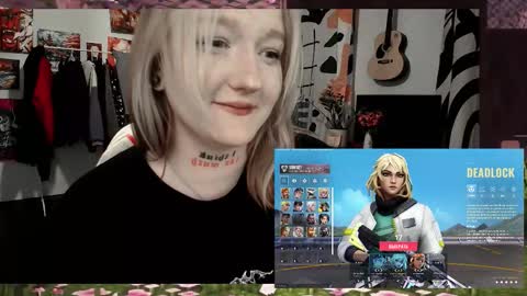 Kate online show from October 9, 2025, 7:23 pm