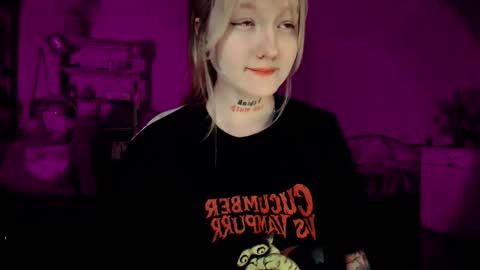 Snapshot of raiingurl chatting on February 19, 2026, 10:28 pm Kate online show from February 19, 2026, 10:28 pm