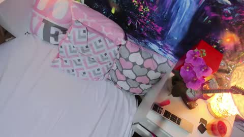 Snapshot of rainbow__coockie chatting on December 31, 2024, 5:11 am rainbow__coockie online show from December 31, 2024, 5:11 am