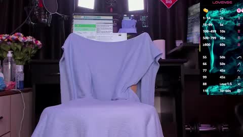 Snapshot of raissa_sky26 chatting on September 23, 2025, 2:36 am Laura online show from September 23, 2025, 2:36 am