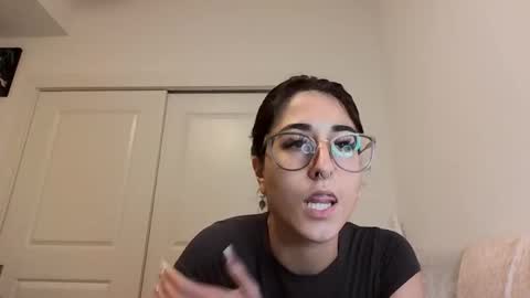 Ray Ray online show from October 15, 2025, 3:28 am