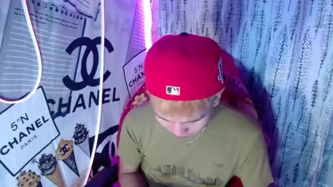 ralfhuge24 online show from December 15, 2025, 11:47 am