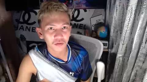 ralfhuge24 online show from April 18, 2026, 12:25 am