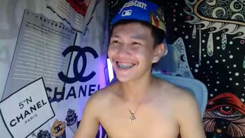 ralfhuge24 online show from June 3, 2026, 9:45 am