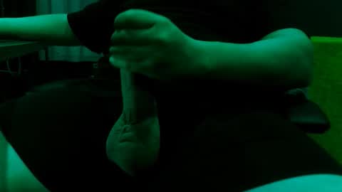 Snapshot of rapaces49 chatting on October 28, 2025, 5:04 pm Raptor online show from October 28, 2025, 5:04 pm