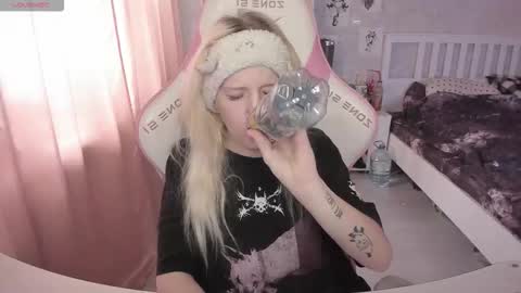 Snapshot of rapunzel_cute chatting on February 7, 2026, 1:15 pm Rapunzel online show from February 7, 2026, 1:15 pm