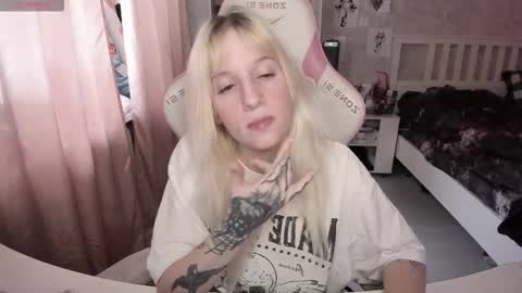 Snapshot of rapunzel_cute chatting on February 9, 2026, 1:15 pm Rapunzel online show from February 9, 2026, 1:15 pm