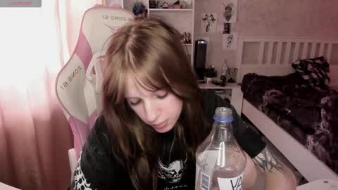 Snapshot of rapunzel_cute chatting on February 20, 2026, 1:22 pm Rapunzel online show from February 20, 2026, 1:22 pm