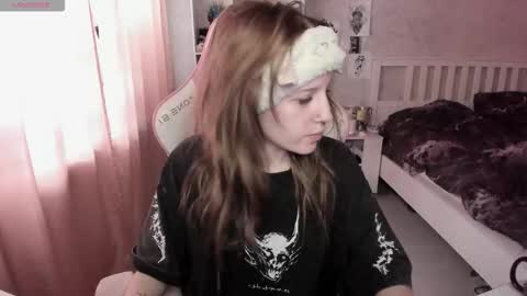 Snapshot of rapunzel_cute chatting on February 22, 2026, 1:31 pm Rapunzel online show from February 22, 2026, 1:31 pm