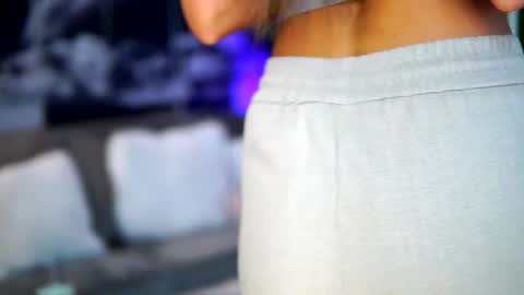 Snapshot of raquellevon chatting on October 10, 2025, 8:57 am Raquelle online show from October 10, 2025, 8:57 am