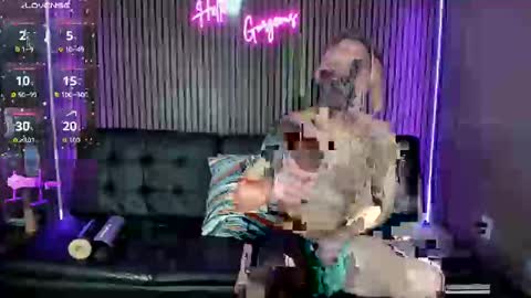 Snapshot of rascal_west chatting on November 15, 2025, 12:02 pm Rascal West online show from November 15, 2025, 12:02 pm