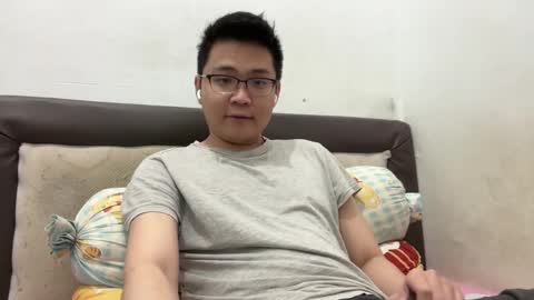 Snapshot of ratedepic17 chatting on December 29, 2024, 7:00 pm randomnaut online show from December 29, 2024, 7:00 pm