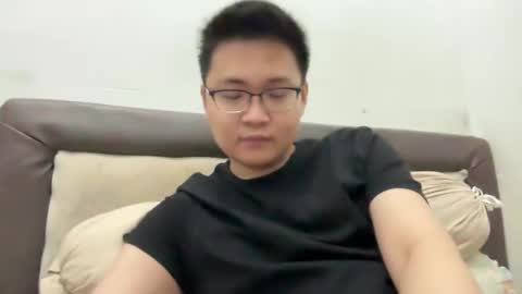 Snapshot of ratedepic17 chatting on October 27, 2025, 7:40 pm randomnaut online show from October 27, 2025, 7:40 pm