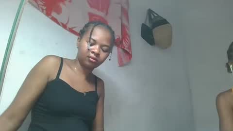 Snapshot of ratsiranella chatting on November 10, 2025, 11:31 am ratsiranella online show from November 10, 2025, 11:31 am