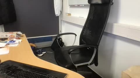 Raunchy me online show from December 16, 2025, 3:06 pm