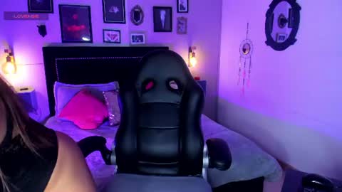 Snapshot of raven_dooll chatting on July 10, 2026, 12:30 pm Raven online show from July 10, 2026, 12:30 pm