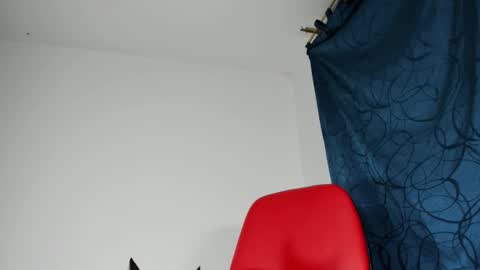 Snapshot of raven_rouge chatting on December 4, 2024, 10:13 am gata online show from December 4, 2024, 10:13 am