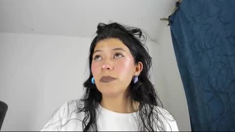 Snapshot of raven_rouge chatting on January 3, 2025, 12:00 am gata online show from January 3, 2025, 12:00 am