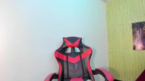 Snapshot of raven_rouge chatting on October 5, 2025, 4:44 am gata online show from October 5, 2025, 4:44 am