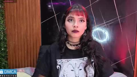 raven_rox_ online show from November 14, 2025, 3:16 am