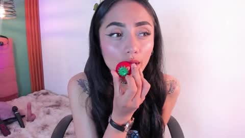 raven_smith_ online show from February 17, 2026, 2:41 am