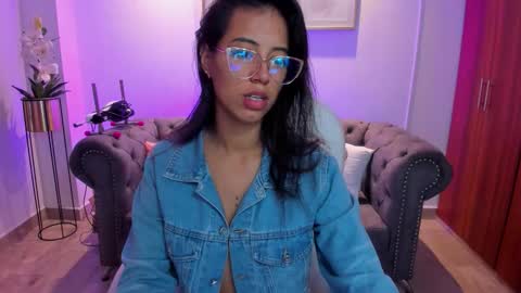 Snapshot of raven_stonee chatting on September 18, 2025, 3:19 am Raven online show from September 18, 2025, 3:19 am