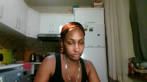 Snapshot of ravenbby chatting on April 24, 2026, 10:45 pm ravenbby online show from April 24, 2026, 10:45 pm