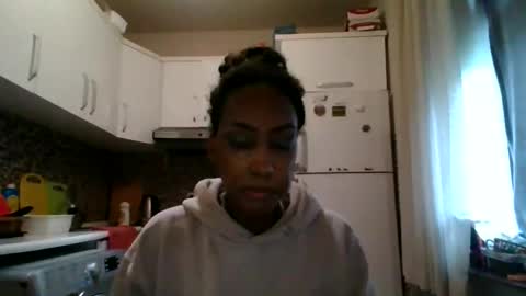 Snapshot of ravenbby chatting on May 2, 2026, 9:58 am ravenbby online show from May 2, 2026, 9:58 am