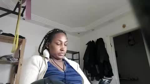 Snapshot of ravenbby chatting on June 2, 2026, 2:24 am ravenbby online show from June 2, 2026, 2:24 am