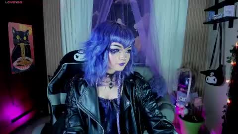 Snapshot of ravencollen chatting on June 30, 2026, 9:05 pm ravencollen online show from June 30, 2026, 9:05 pm