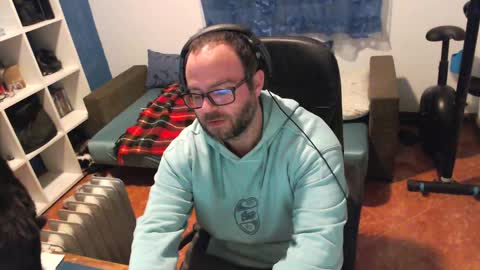 ravingr3d3 online show from February 9, 2025, 9:28 pm