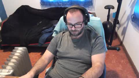 ravingr3d3 online show from February 11, 2025, 3:18 pm