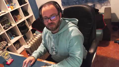 ravingr3d3 online show from February 12, 2025, 9:54 pm