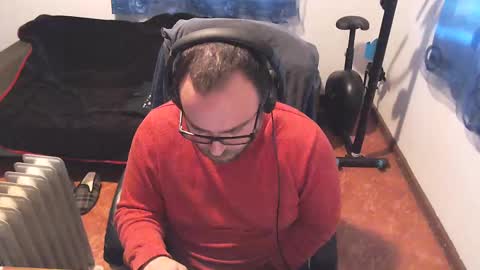 ravingr3d3 online show from February 14, 2025, 3:15 pm