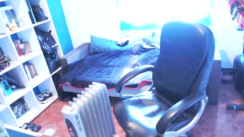 ravingr3d3 online show from February 17, 2025, 12:16 pm