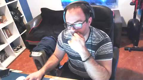 ravingr3d3 online show from February 18, 2025, 3:21 pm