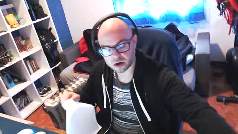 ravingr3d3 online show from February 20, 2025, 9:11 am