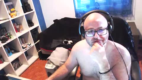 ravingr3d3 online show from February 21, 2025, 4:48 pm