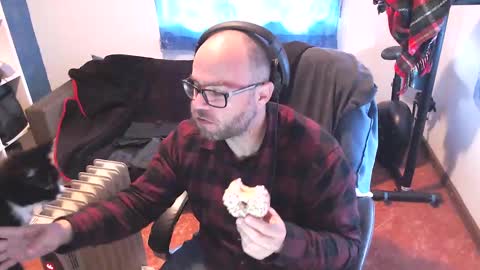 ravingr3d3 online show from March 3, 2025, 2:04 pm