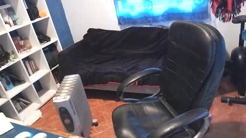 ravingr3d3 online show from March 5, 2025, 8:54 am