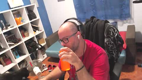 ravingr3d3 online show from September 11, 2025, 9:37 pm