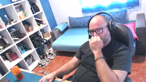 ravingr3d3 online show from September 13, 2025, 1:33 pm