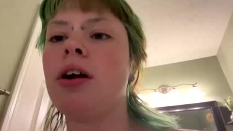 Snapshot of ravyn_xoxo chatting on January 12, 2025, 3:39 am Ravynn 3 online show from January 12, 2025, 3:39 am