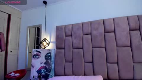 Snapshot of ravynrouge_ chatting on October 30, 2025, 3:35 pm ravynrouge_ online show from October 30, 2025, 3:35 pm