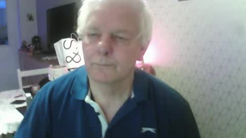 ray47 online show from December 1, 2025, 4:12 pm